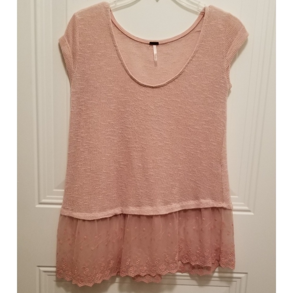 Poof! sweater peach small. Lace lower, cap sleeves
